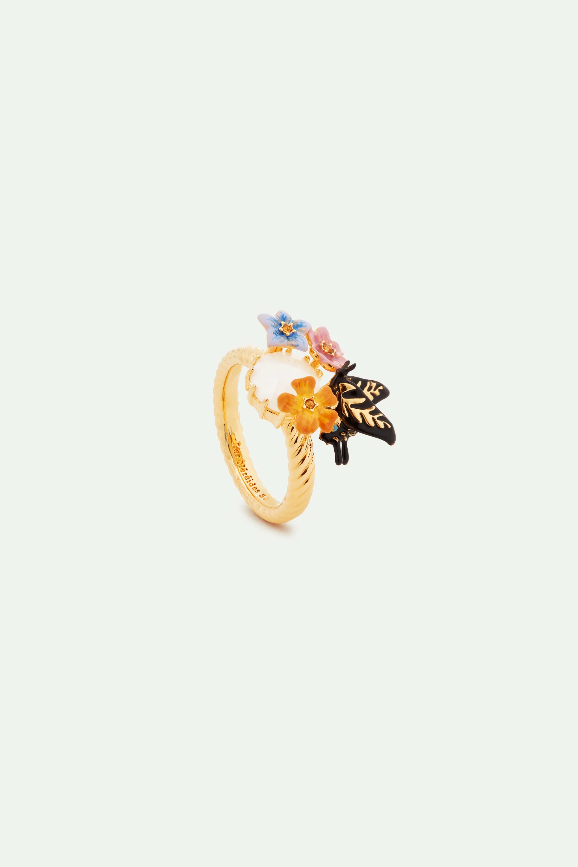 Bague cocktail papillon, 3 fleurs de jasmin colorées, papillon et pierre facettée - Image 3
