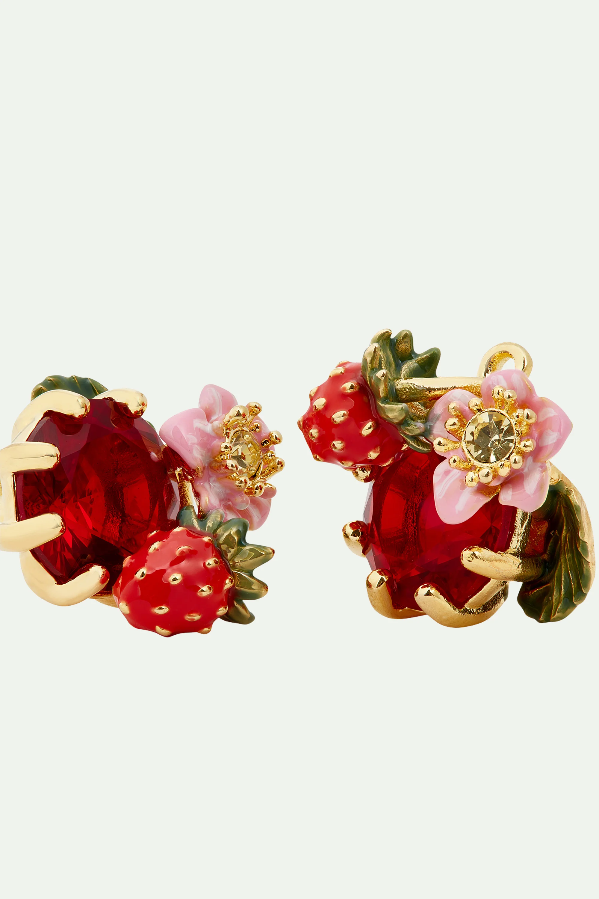 Boucles d’oreilles dormeuses fraise des bois et pierre rouge - Image 4