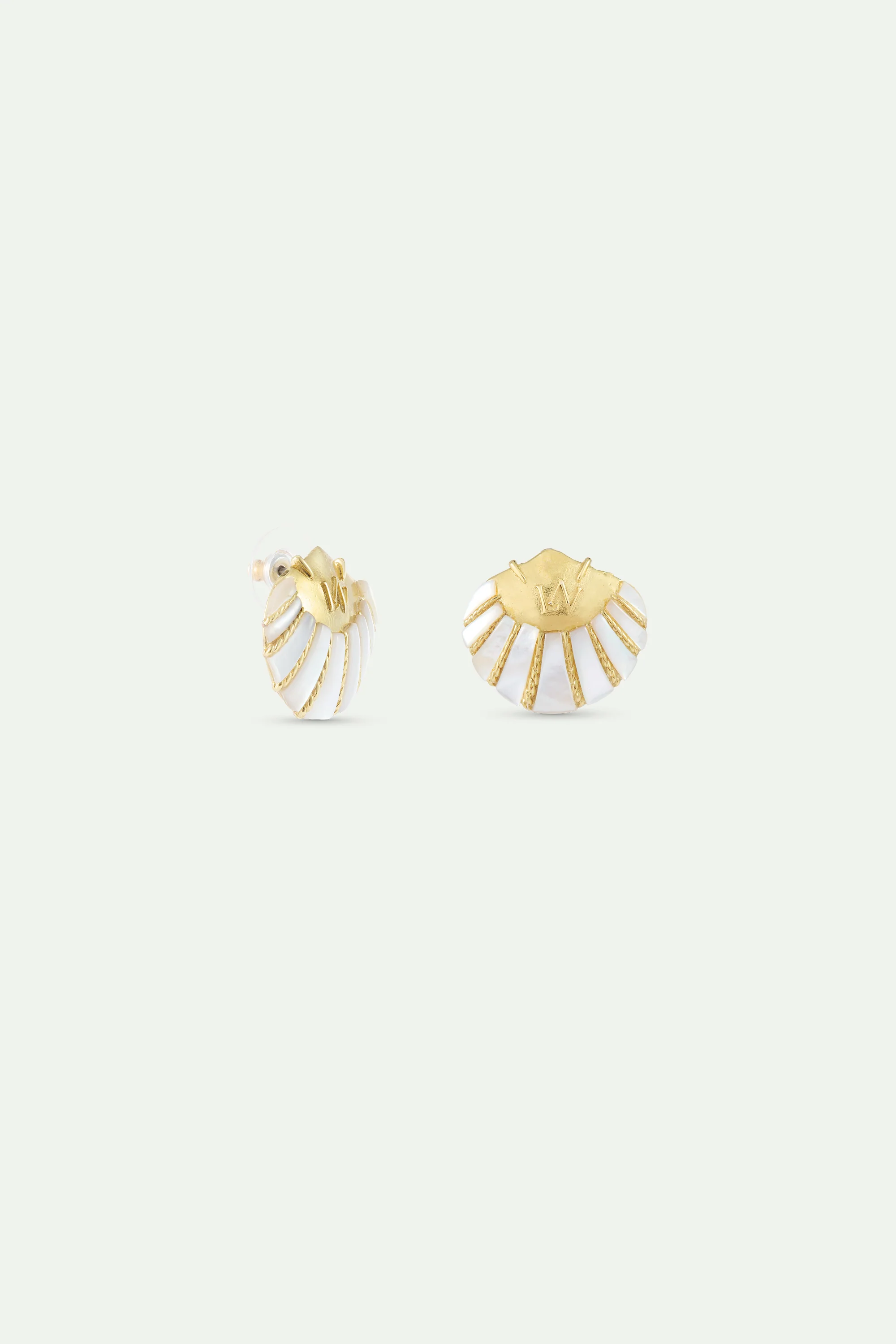 Boucles d'oreilles coquillage blanc et doré - Image 3
