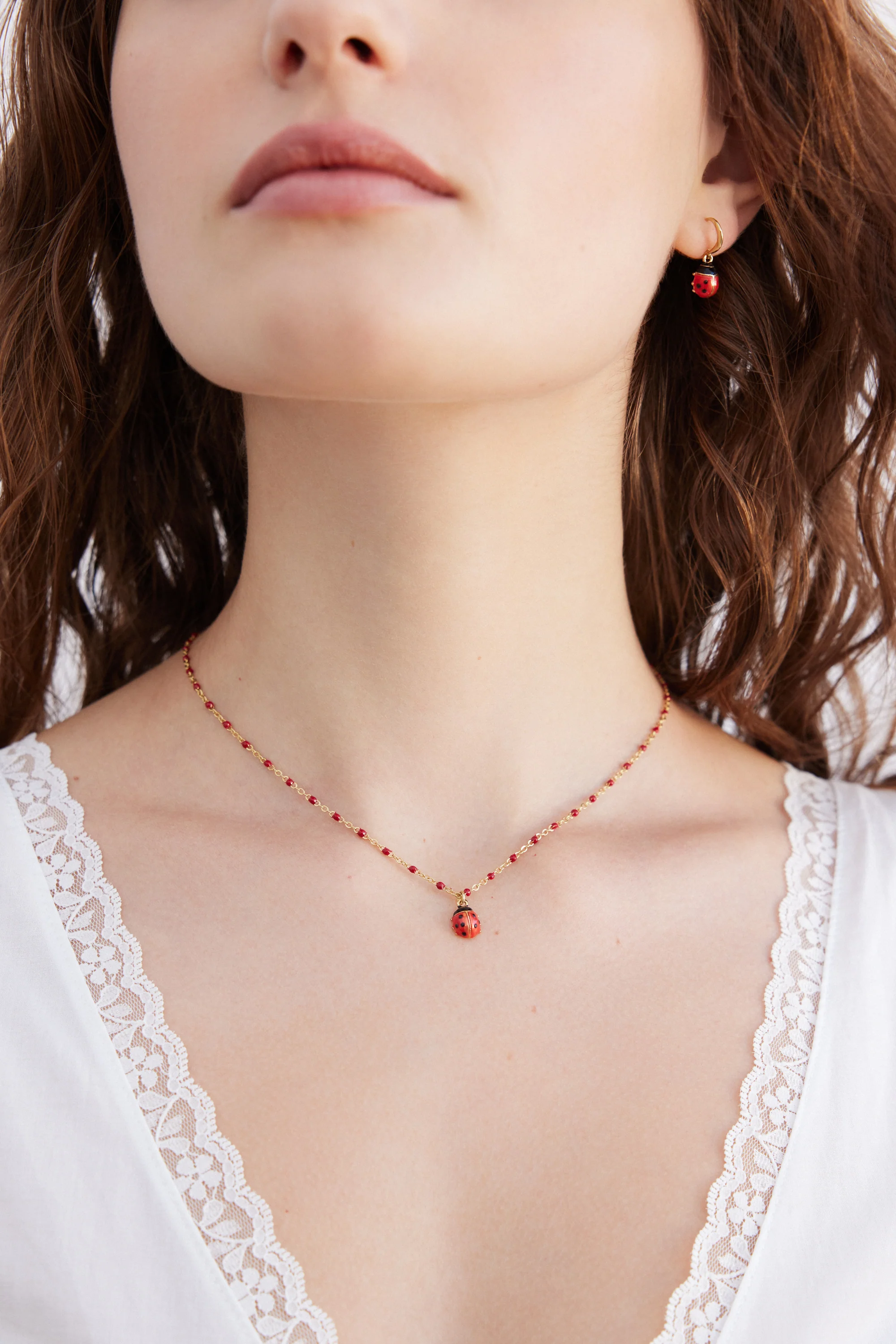 Boucles d'oreilles hook Coccinelle rouge et noire - Image 4
