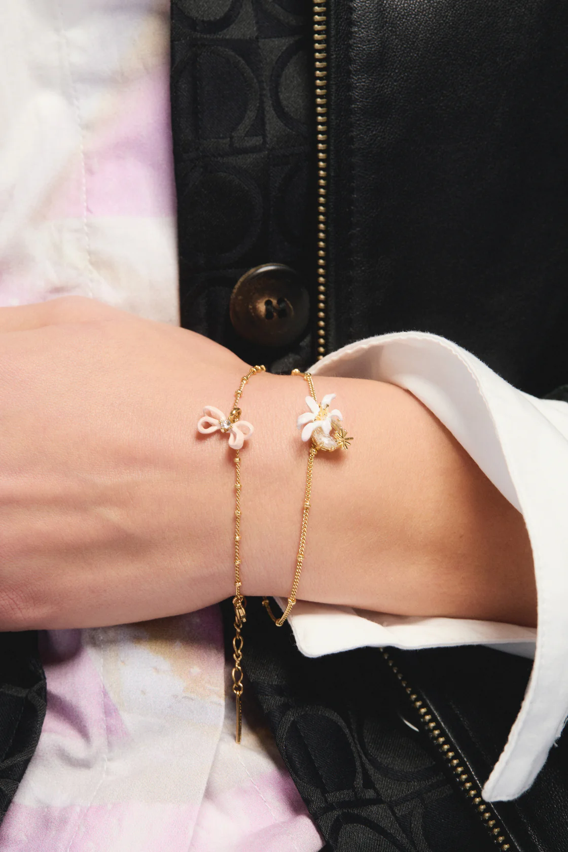 Bracelet fin Fleur de Lys et pierre facettée - Image 2