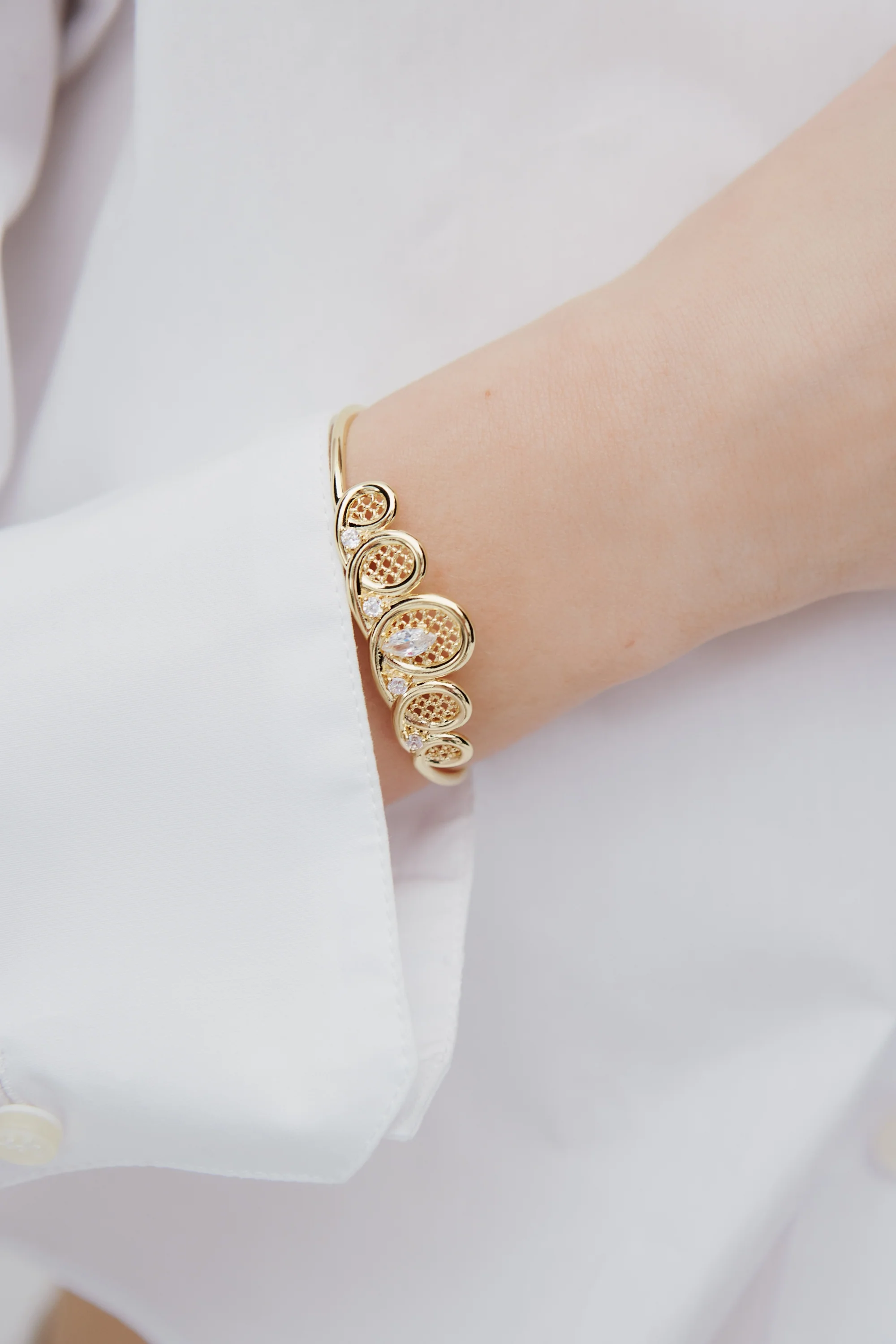 Bracelet jonc doré diadème en filigrane et cristaux - Image 4