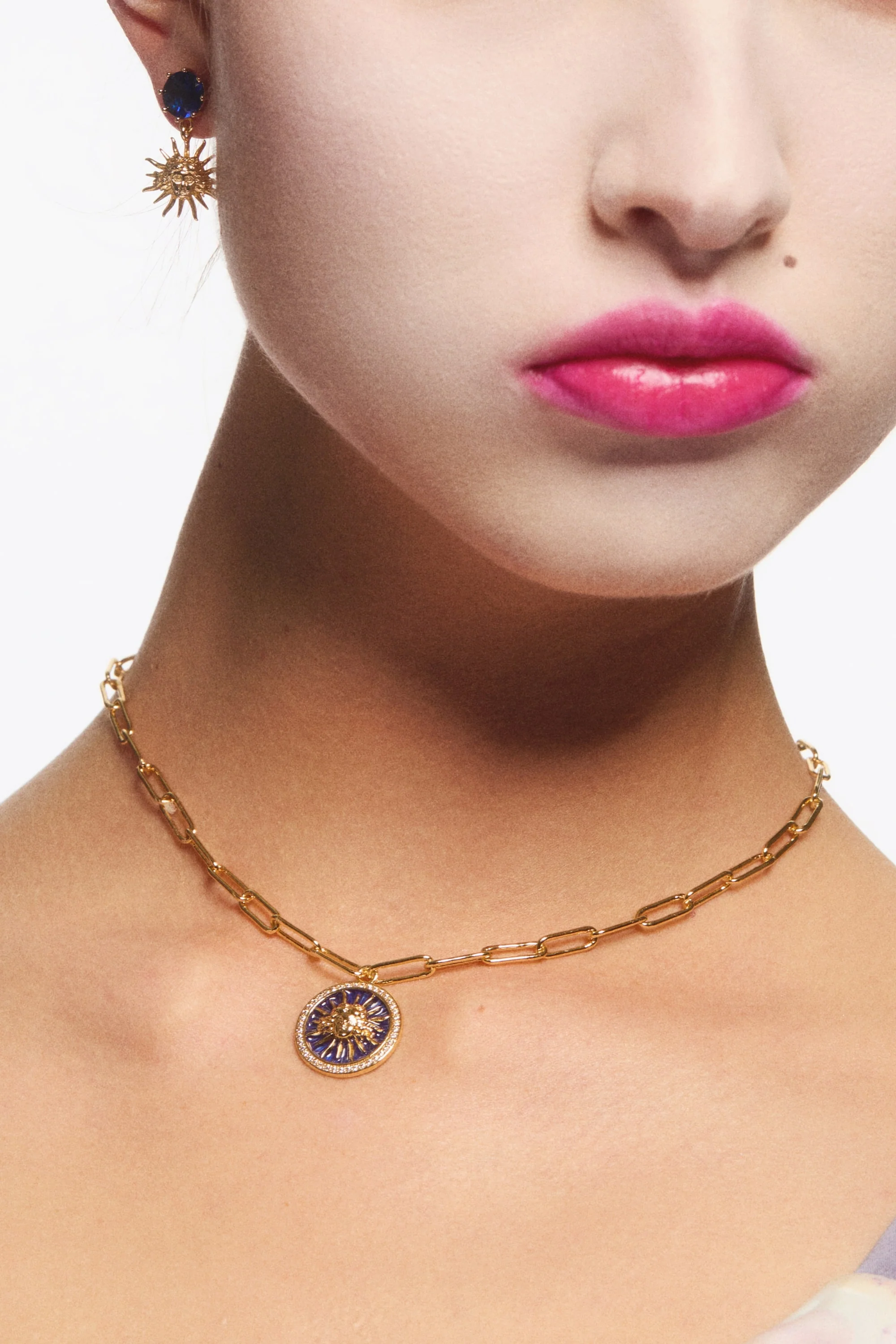 Collier chaîne maille médaille bleue roi soleil - Image 2
