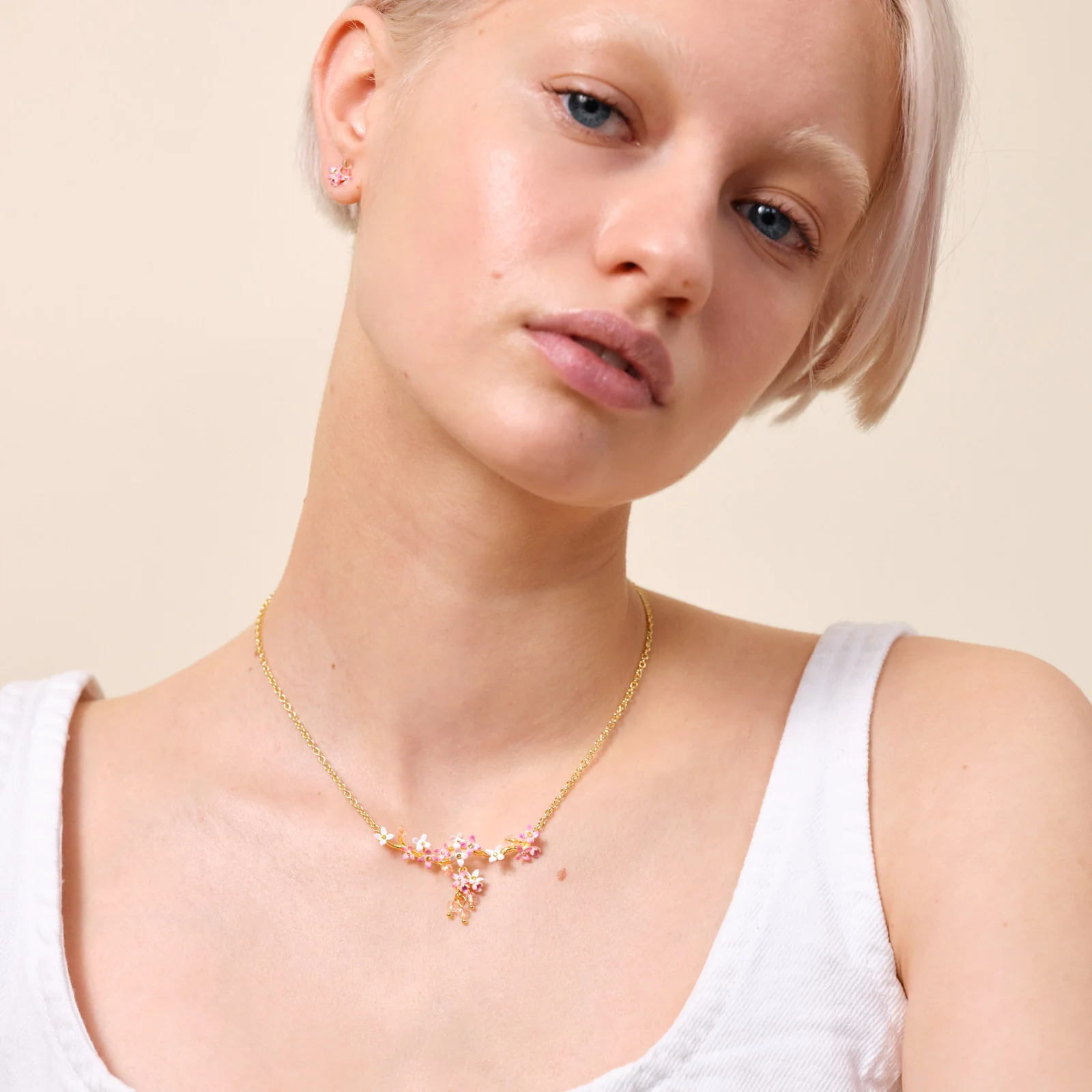 Collier plastron fleurs de lilas - Image 2