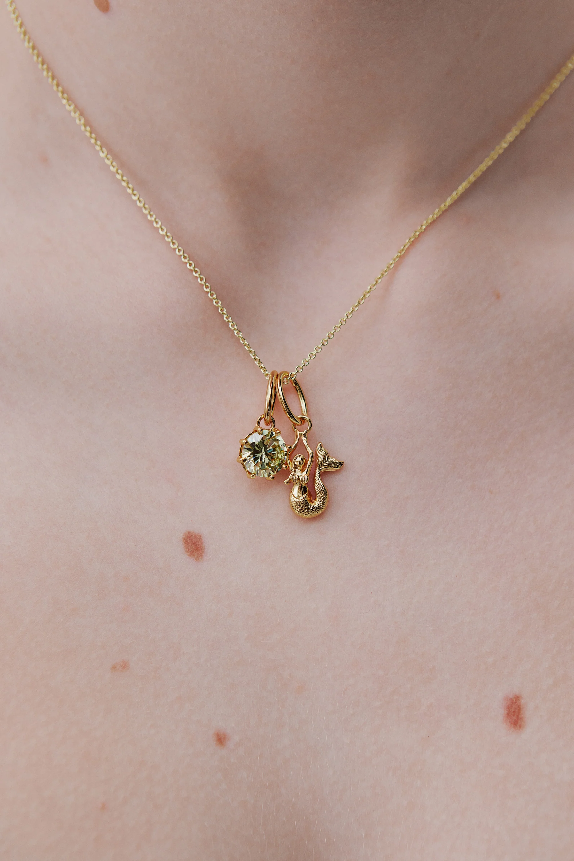 Pendentif Sirène doré, Envoûtement et Aventure - Image 3